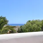 Marta Villa *